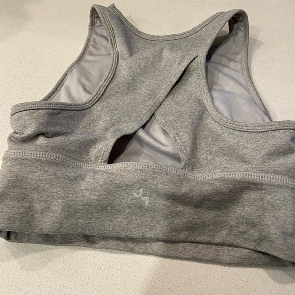Nike sports bra and bundle of athletic tanks - Picture 6 of 7